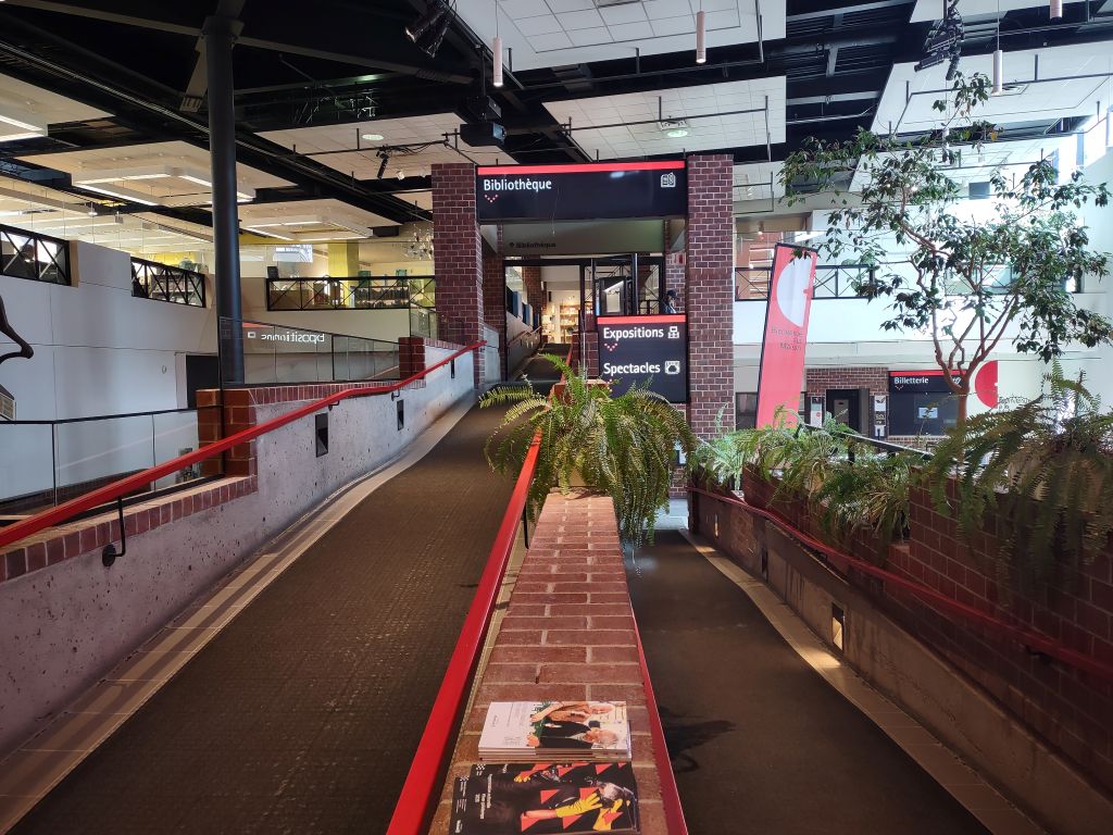 Bibliothèque Frontenac